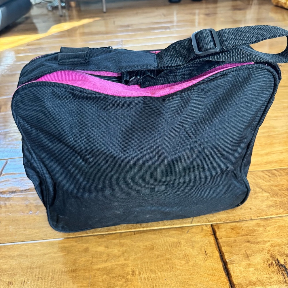 Mary Kay Black and Pink Cosmetic Bag with Sporty Design - Picture 2 of 7